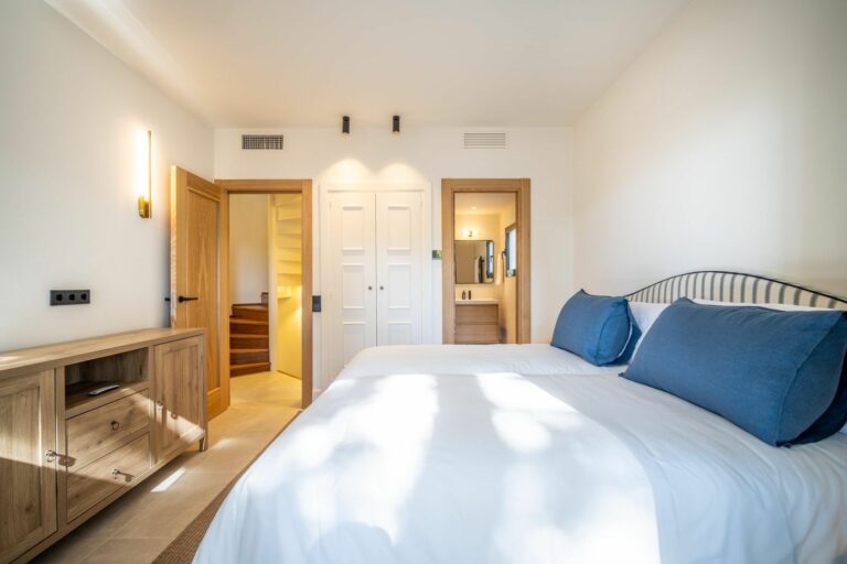 400c68f0ac4d3c4f06bb6b21cf43a740 - 13