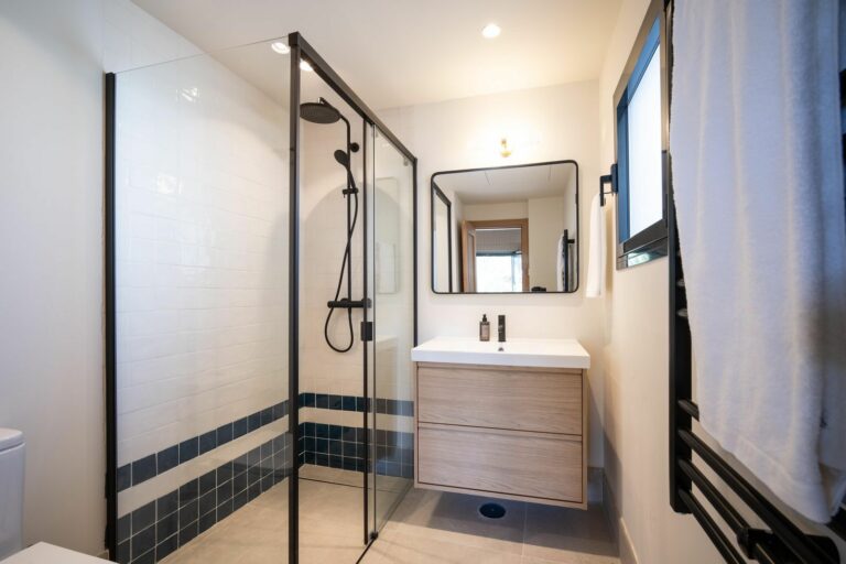 400c68f0ac4d3c4f06bb6b21cf43a740 - 14