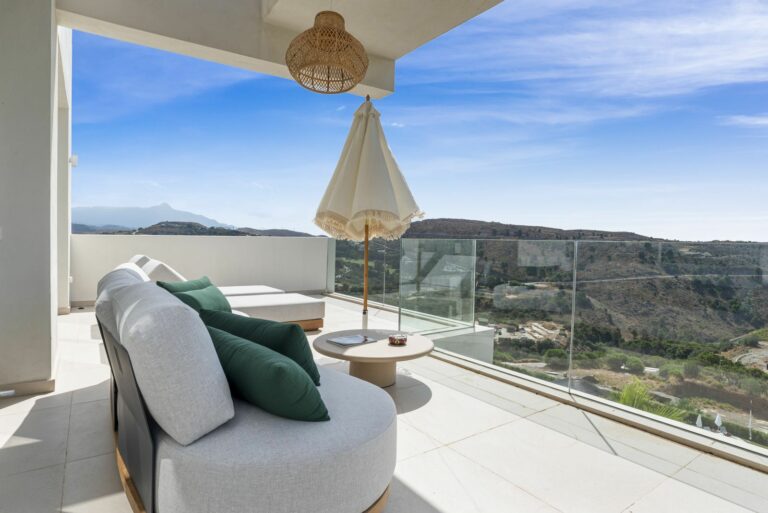 40a1a27512764b124f225bde272aade5 - 12