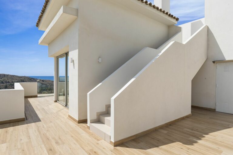 40a1a27512764b124f225bde272aade5 - 16