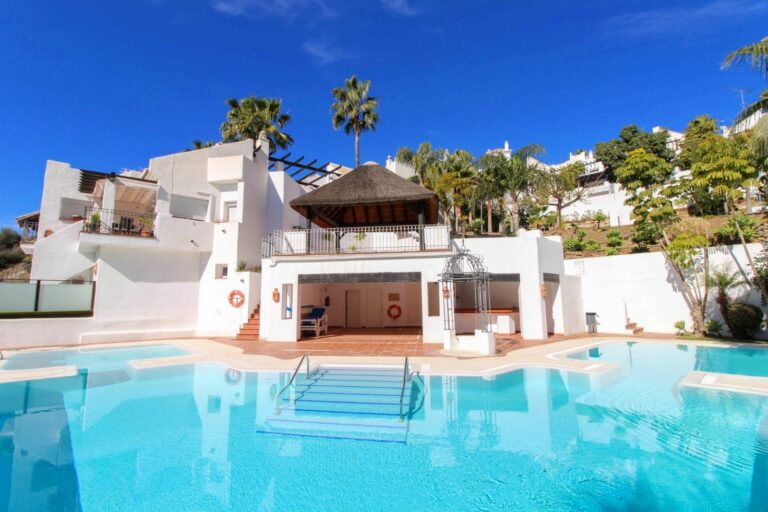 425ceb0f7df36e45302bd09ea0c85d07 - 1