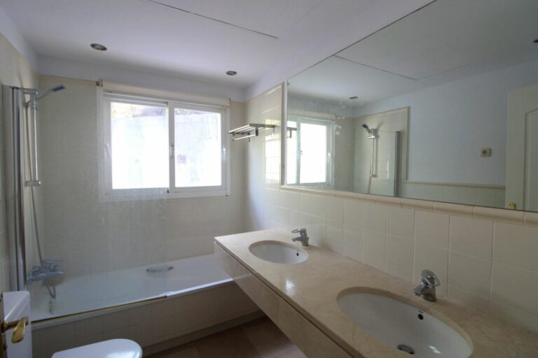 425ceb0f7df36e45302bd09ea0c85d07 - 15