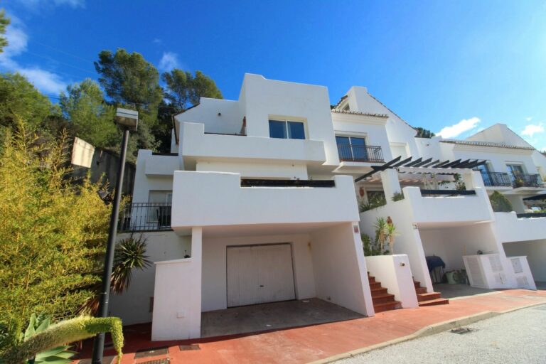 425ceb0f7df36e45302bd09ea0c85d07 - 2