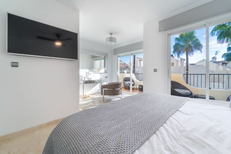 44bdacc82ea0db2f3f046f2e9057f440 - 10