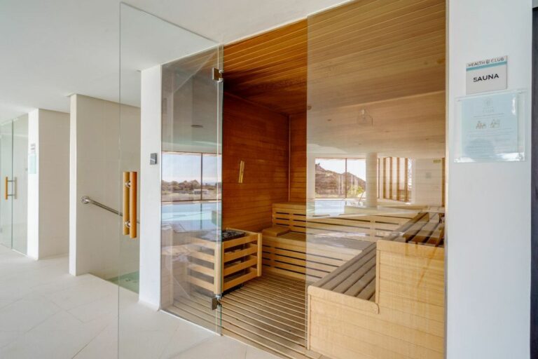 4776fc4f20fb4a955853df5bf994cdf7 - 10