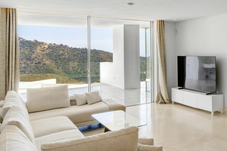 4776fc4f20fb4a955853df5bf994cdf7 - 12