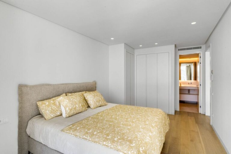 4776fc4f20fb4a955853df5bf994cdf7 - 14