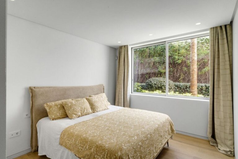 4776fc4f20fb4a955853df5bf994cdf7 - 16