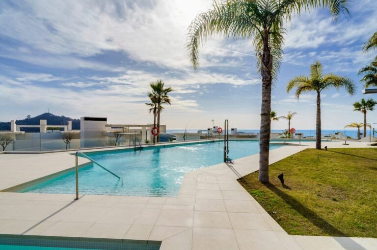 4776fc4f20fb4a955853df5bf994cdf7 - 2