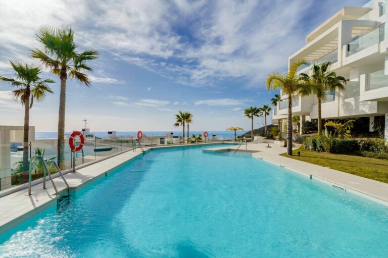 4776fc4f20fb4a955853df5bf994cdf7 - 6