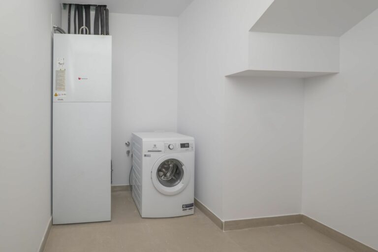 4a79f9c2efb4b9e39b70d5e78882477f - 14