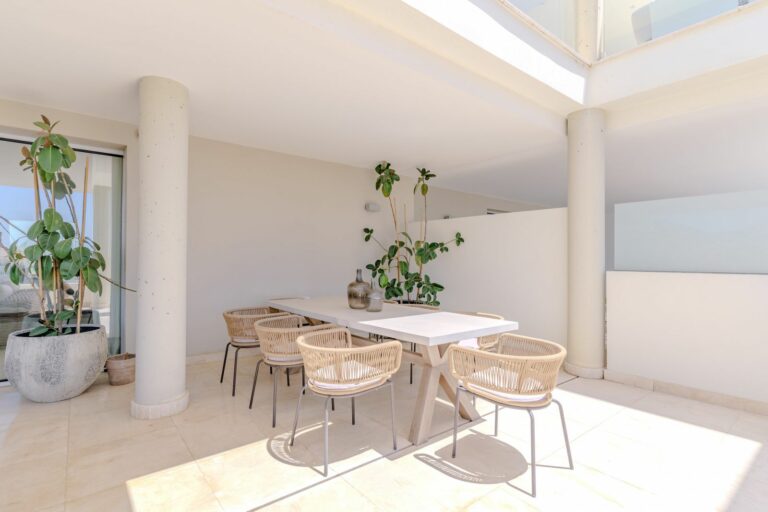 4e283d955f94d50eb8b3f022925c1019 - 11