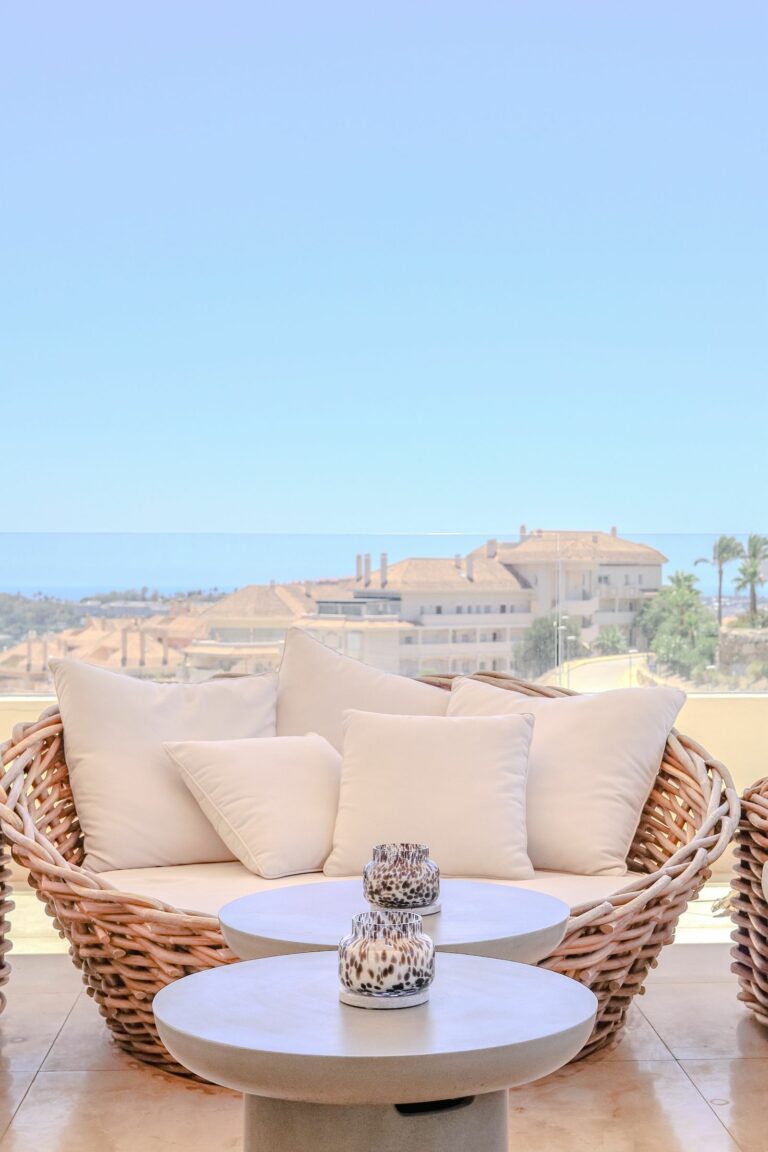 4e283d955f94d50eb8b3f022925c1019 - 14