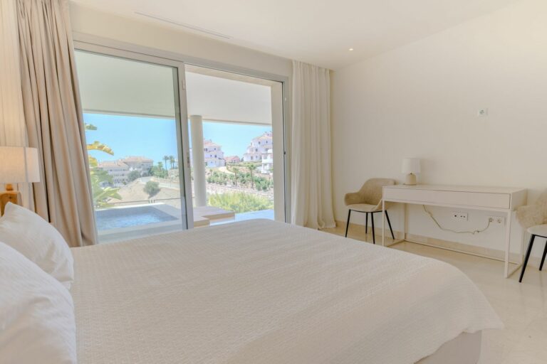 4e283d955f94d50eb8b3f022925c1019 - 16