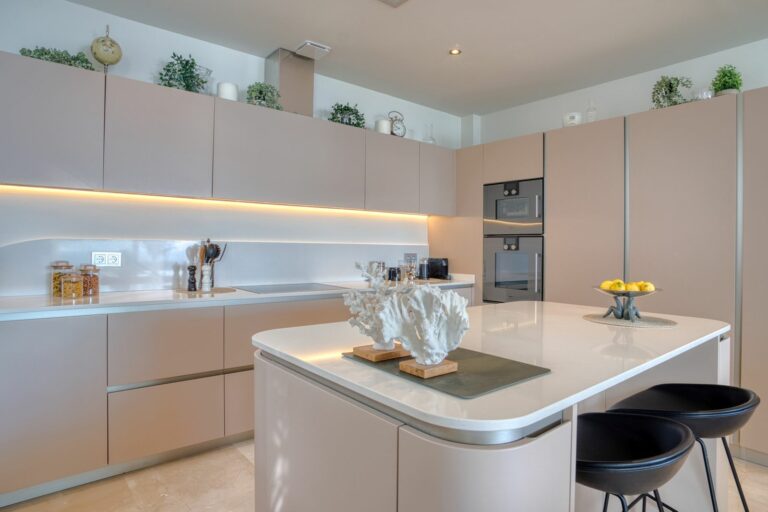 4f89b21223568e8145eedd5eee383d86 - 9