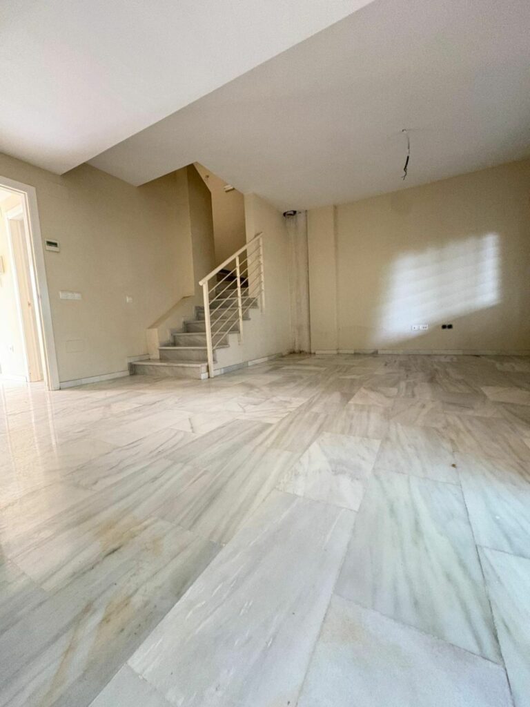 50be2293f4f634590ad31facf34f93bd - 14