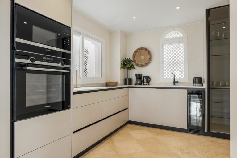 518cee1860febc10e59dcebbb7000dcc - 10