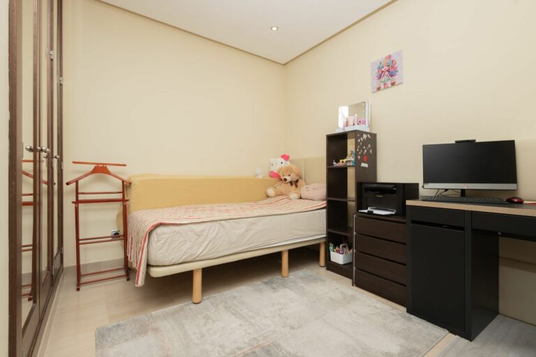 533d947c110d3afe80ab3c25cb802573 - 14