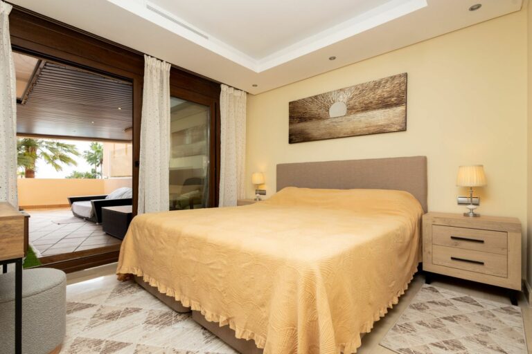 533d947c110d3afe80ab3c25cb802573 - 16