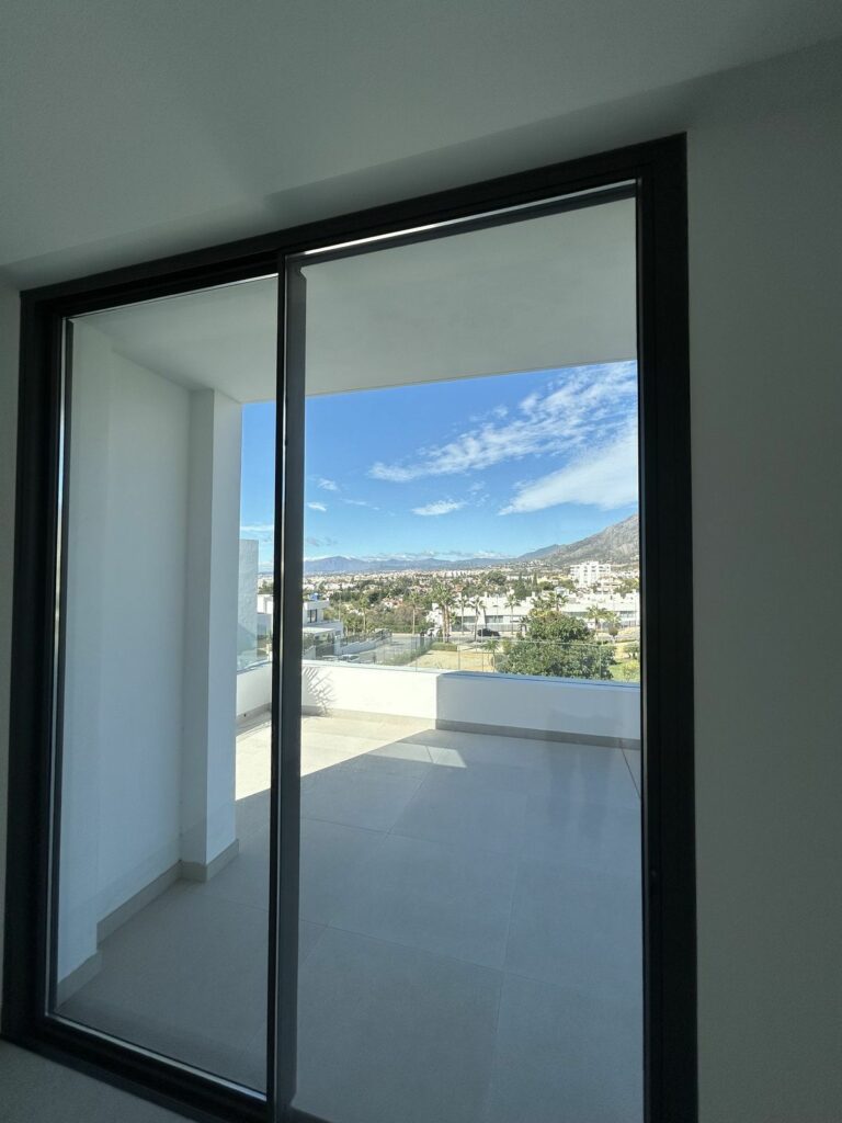 55e3b7499676b63e033dc34236732050 - 14