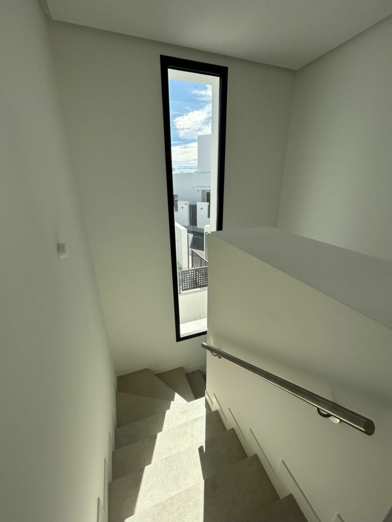 55e3b7499676b63e033dc34236732050 - 16