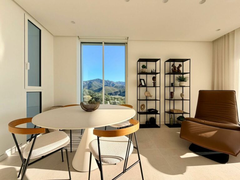 5730b6f114eb64c61662433fff576dbd - 7