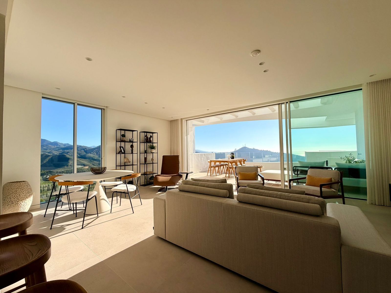 5730b6f114eb64c61662433fff576dbd - 9