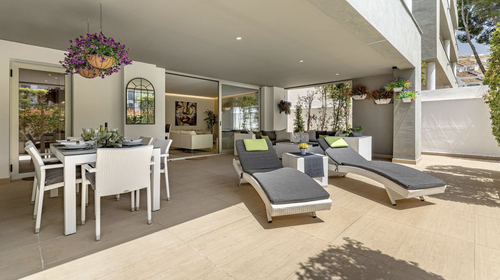 57ea6b0bd8d24fe83880b1815576301a - 1