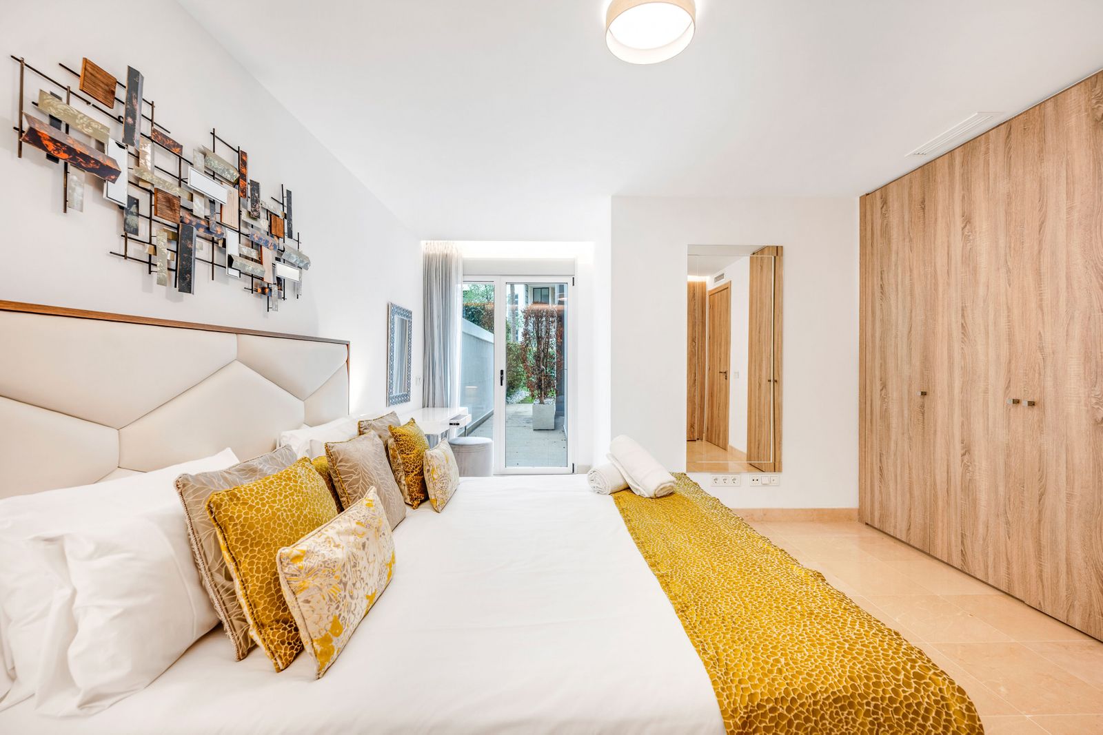 57ea6b0bd8d24fe83880b1815576301a - 15