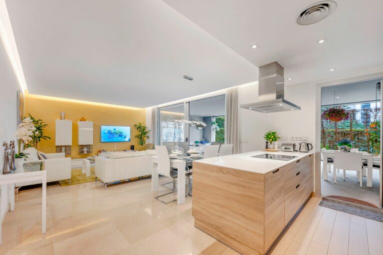 57ea6b0bd8d24fe83880b1815576301a - 5