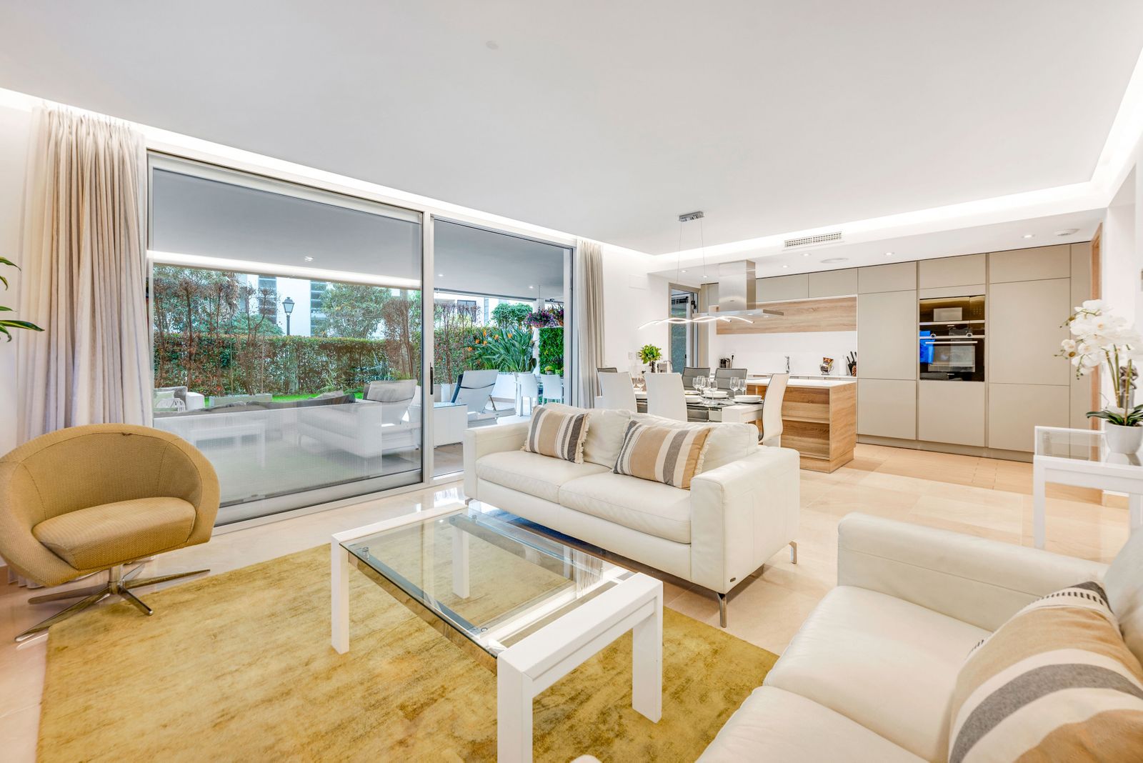 57ea6b0bd8d24fe83880b1815576301a - 8