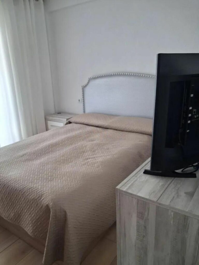 58532aed3a452379a2f687ace86ae94f - 1