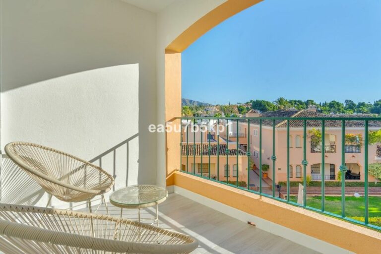 592c4d84db36dc2fe36fac5f9cf5ea3f - 13