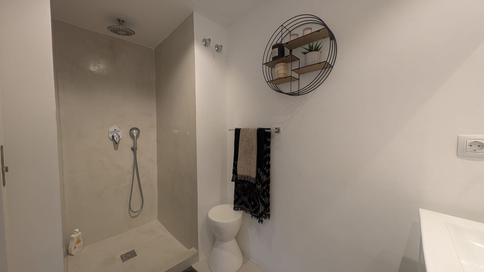 5b8b872b138ffd60702c01185a5188ea - 12