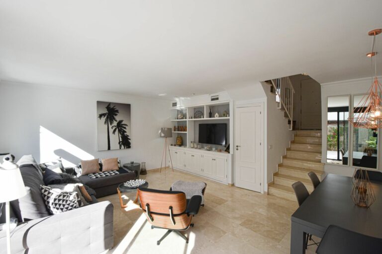 5b8b872b138ffd60702c01185a5188ea - 4