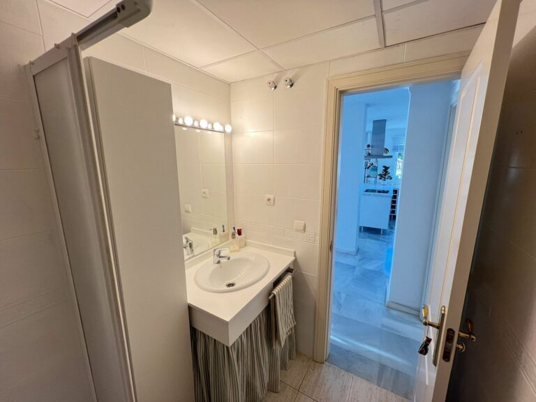 5c93dae35fbcb9f25f8bcb8290ebb5b4 - 8