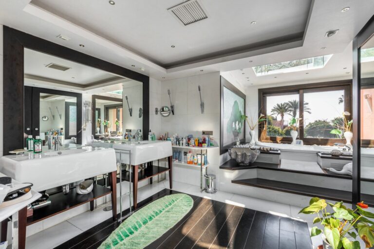 5cc372e8d1e3661cb8c48faf313aaf3f - 12