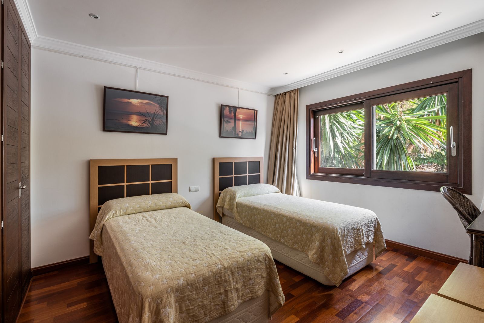 5cc372e8d1e3661cb8c48faf313aaf3f - 13