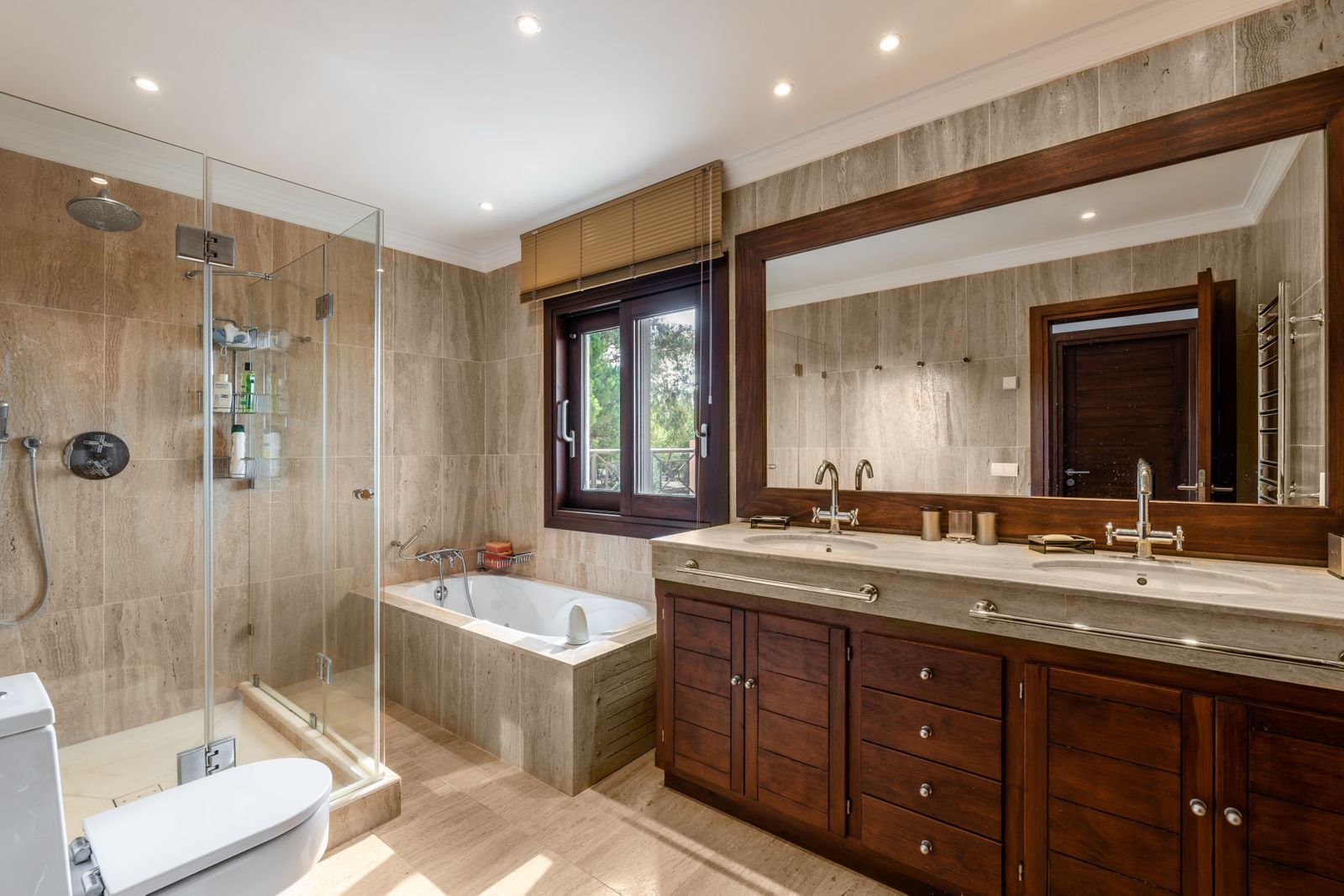 5cc372e8d1e3661cb8c48faf313aaf3f - 15