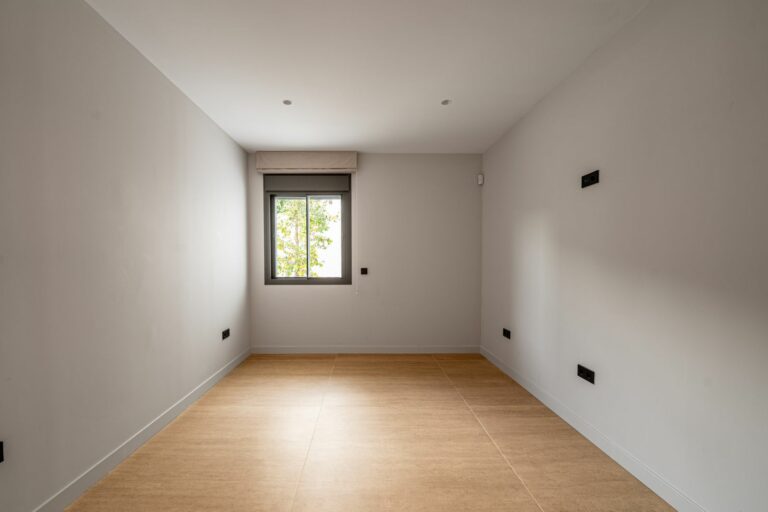 5d2e3bb24f50d0a2b3904bd70ad8c77a - 16