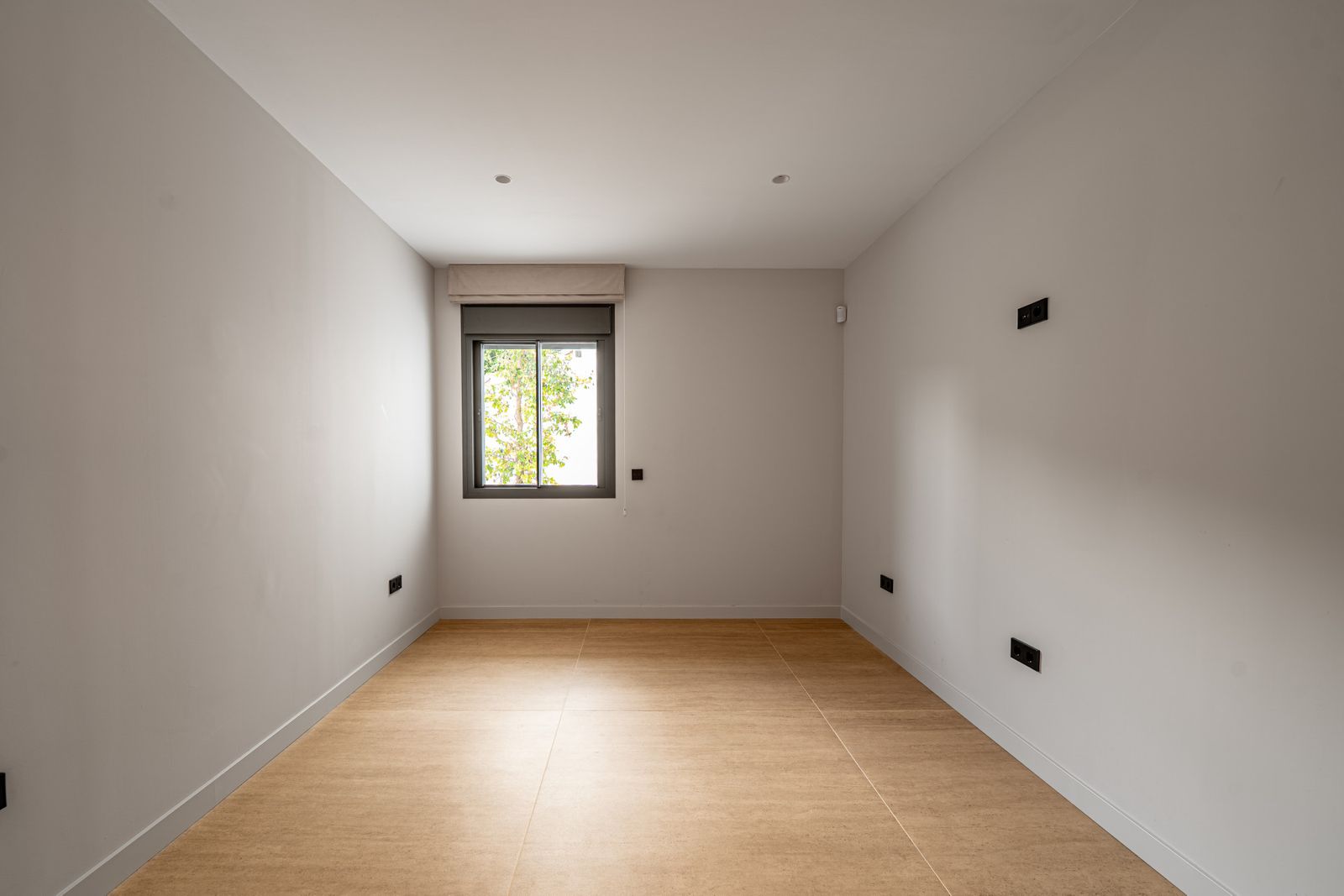 5d2e3bb24f50d0a2b3904bd70ad8c77a - 16