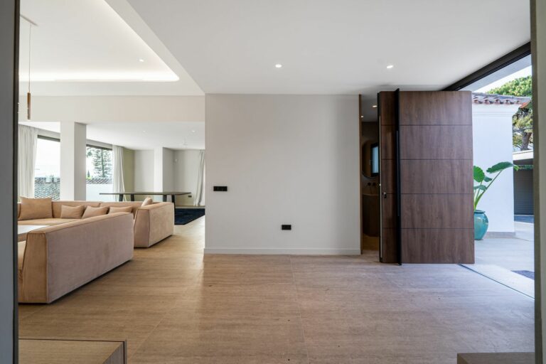 5d2e3bb24f50d0a2b3904bd70ad8c77a - 8