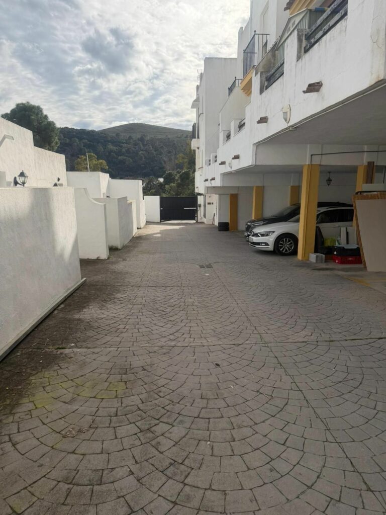 5df3818cd45d5930cdb5adb45bc9877a - 11