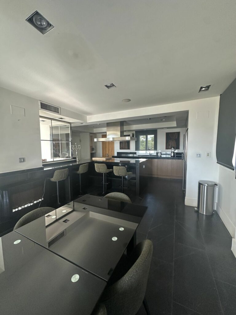 609353f7e5fe31c5dc57470e1a6f08eb - 16