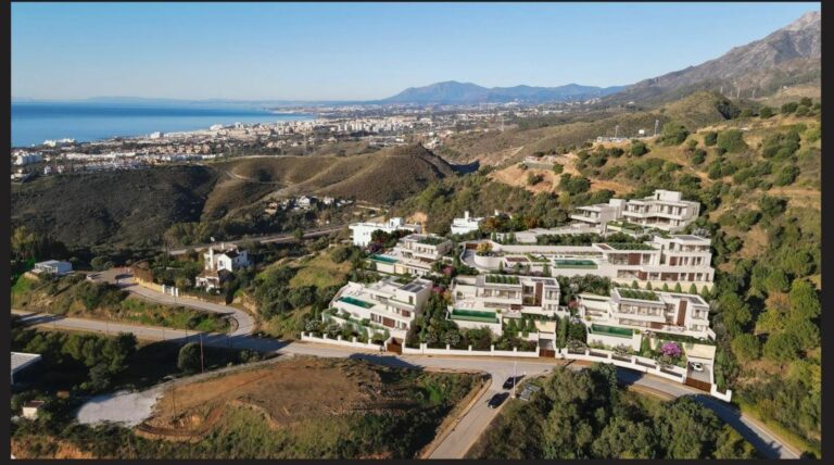 6115ced8cf66086fcd37d82aa1d46cdd - 1