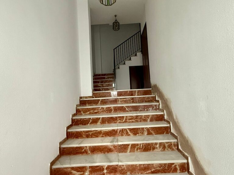 6116fe2adbc7bdb45e229f5f648532b9 - 9