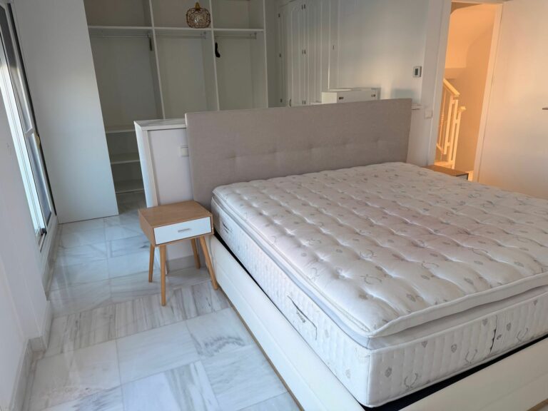 62f4297bfaa1ca3aeea6280c88aee46d - 11