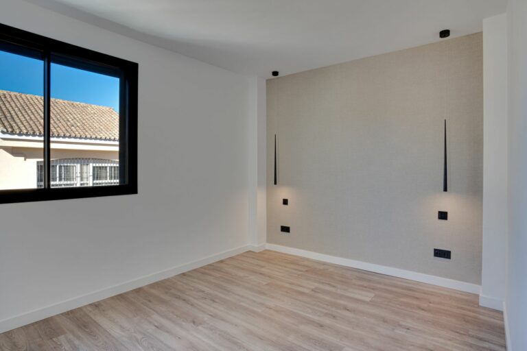 651d0c7b9ff46de6b6d1fbe2ef3746b5 - 12