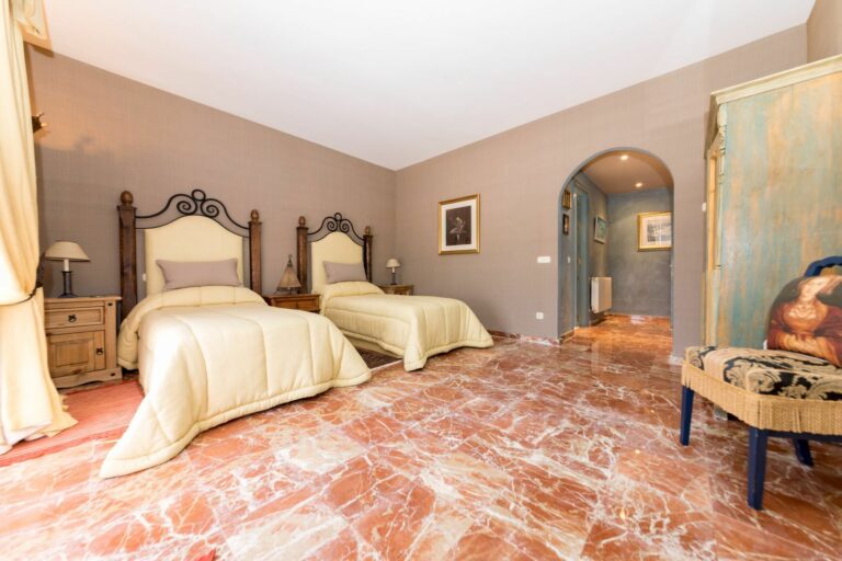 65b63565be1cac8cffaa035f32a5eb77 - 10