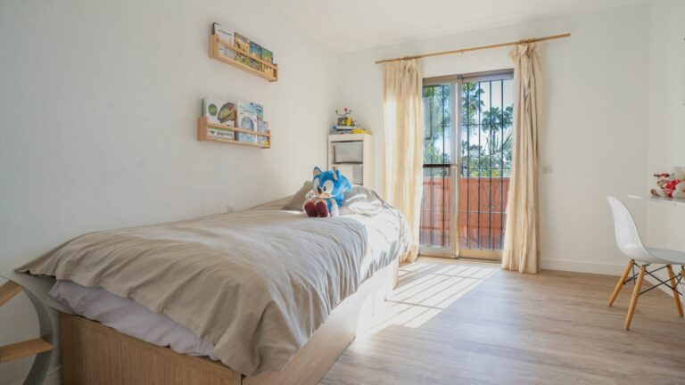 67e3ea71778eb4a0e8bad6d3ac6c1faf - 12